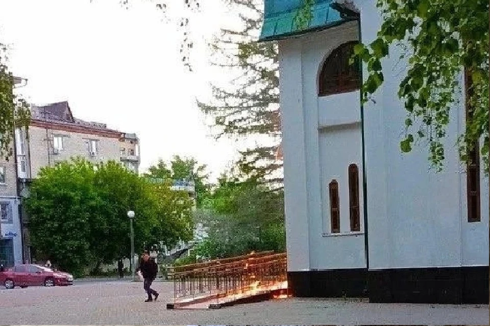 Следователи завели два уголовных дела после поджога храма Дмитрия Донского в Тюмени