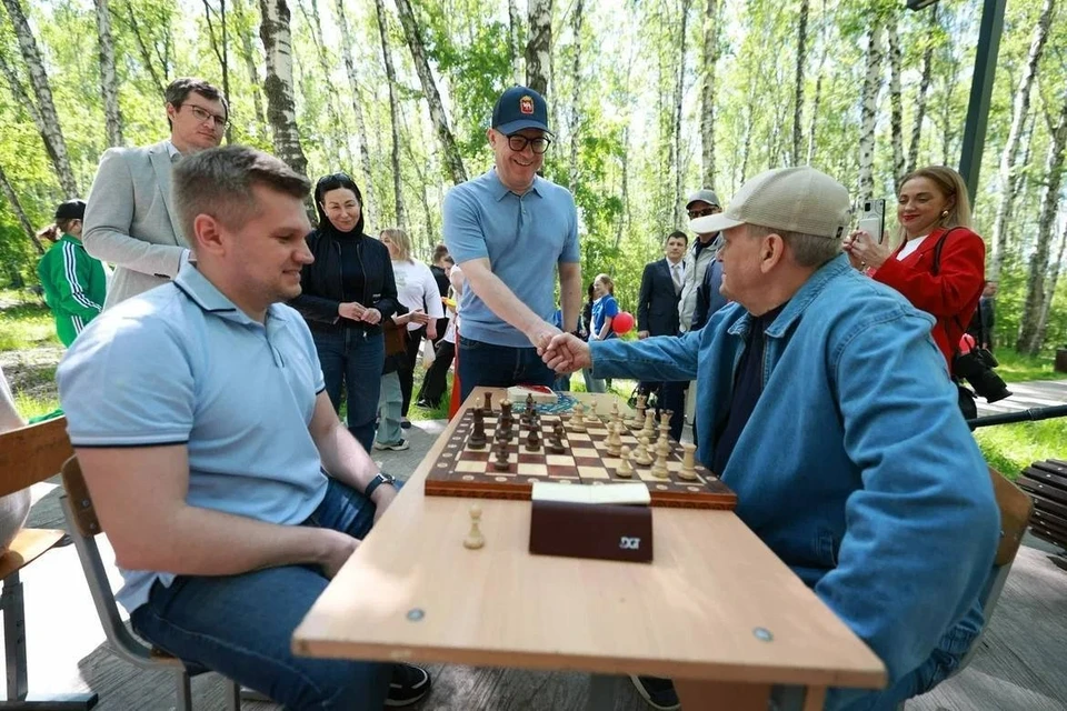 В парках есть и интеллектуальный досуг. Фото: пресс-служба губернатора Челябинской области.