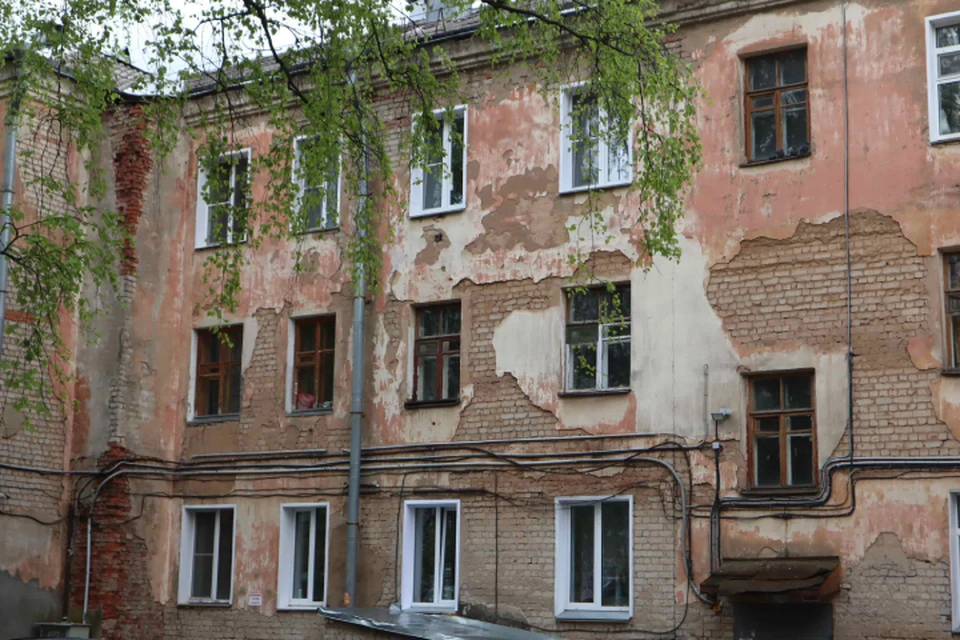Дом обещают отремонтировать до конца июля. Фото: кировское отделение Народного фронта