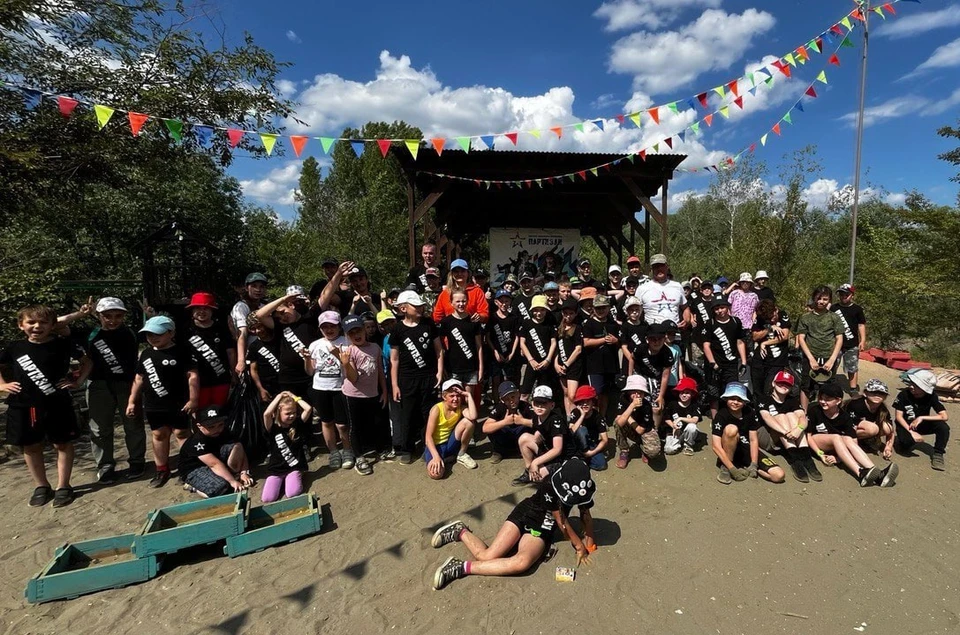 В День эколога юные ульяновцы привели в порядок территорию экопарка «Черное Озеро». ФОТО: администрация Ульяновска