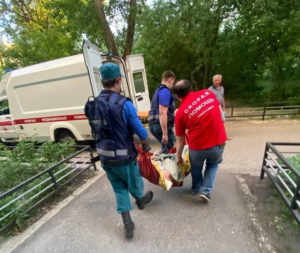 В Ульяновске спасатели помогли вскрыть дверь и попасть в квартиру к пожилой женщине. Фото Управление гражданской защиты Ульяновска