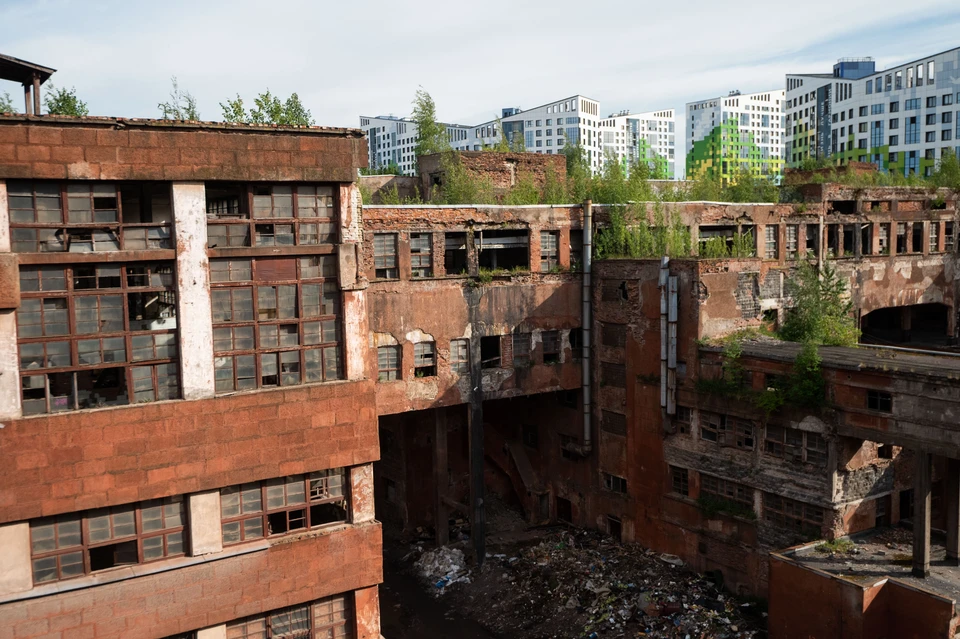 Может, все же здания бывшего промышленного гиганта удастся спасти?