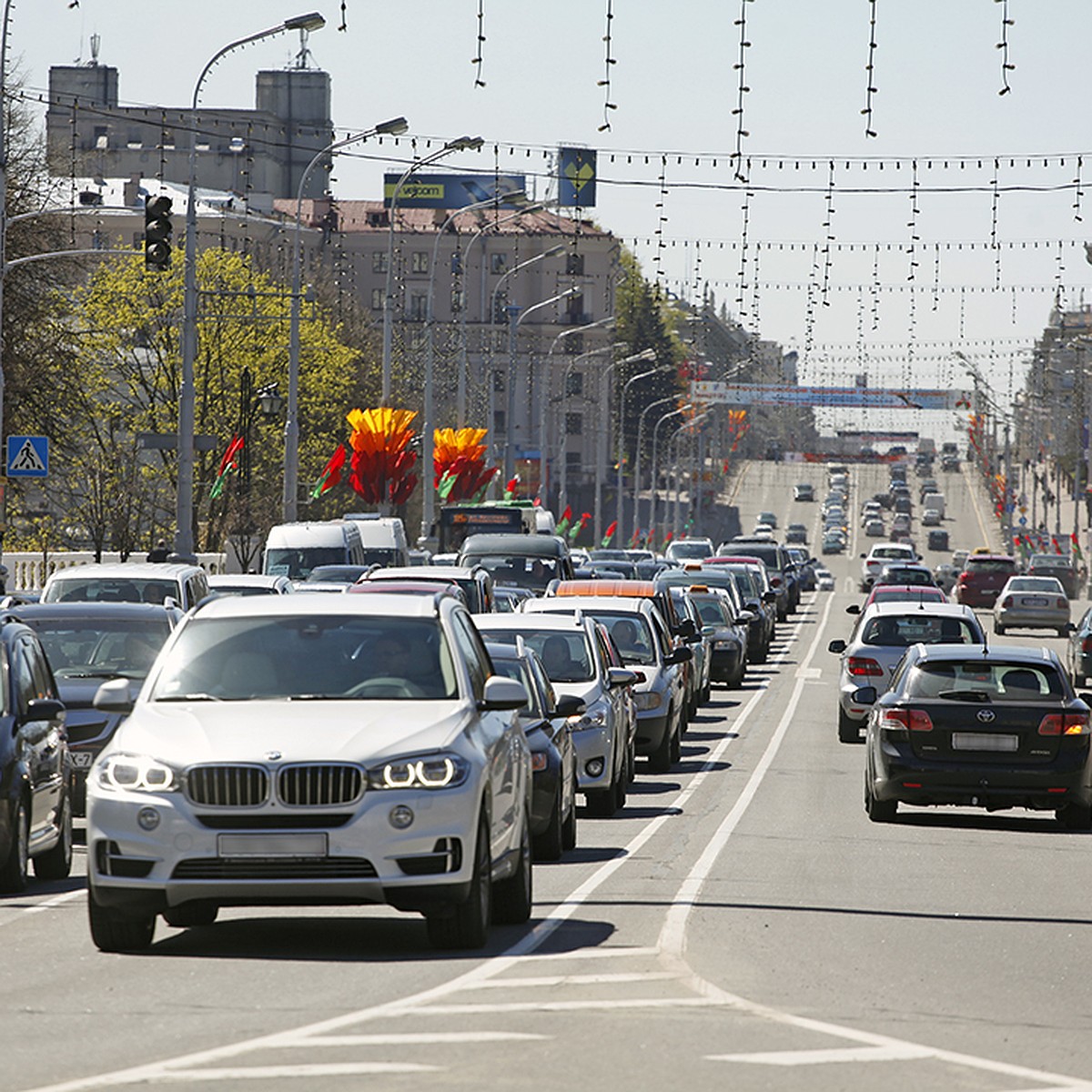 В Беларуси продажи новых авто упали в мае из-за дефицита и длинных выходных  - KP.RU