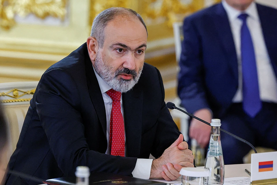 Премьер-министр Армении Пашинян ведет себя, как кукушонок в чужом гнезде