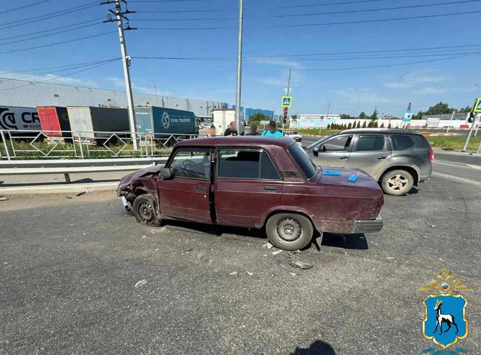 В Кинеле столкнулись «Лада Гранта» и ВАЗ 2107
