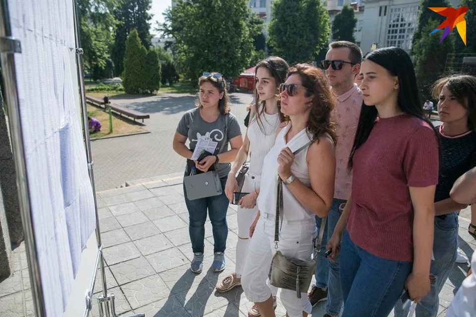 Глава Минобразования Беларуси сказал, что более 70% выпускников школ подтвердили или улучшили оценки на ЦЭ. Снимок носит иллюстративный характер.