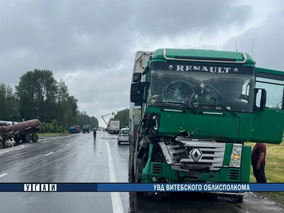 Жуткое ДТП фуры с трактором случилось в Витебском районе. Фото: телеграм-канал Госавтоинспекции Витебской области