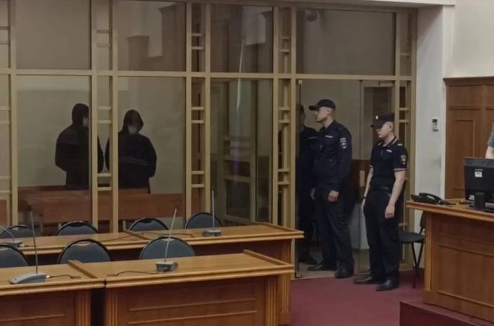 На суд обвиняемые пришли в медицинских масках. Фото: прокуратура Челябинской области