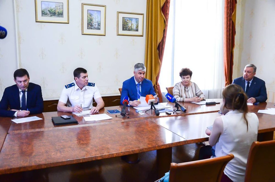 Ростовчан волновали вопросы от благоустройства до ремонта дорог. Фото: пресс-служба администрации города