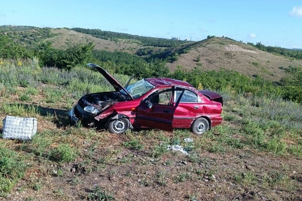 21 июня около 6:55 в Перевальском районе в ДТП погиб 68-летний водитель автомобиля Daewoo Lanos. Фото - ГАИ ЛНР