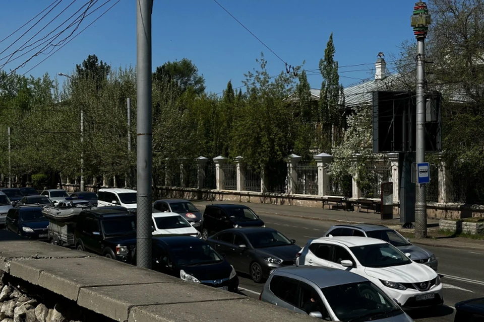 Ограничение движение по переулку археолога Герасимова продлили в Иркутске.