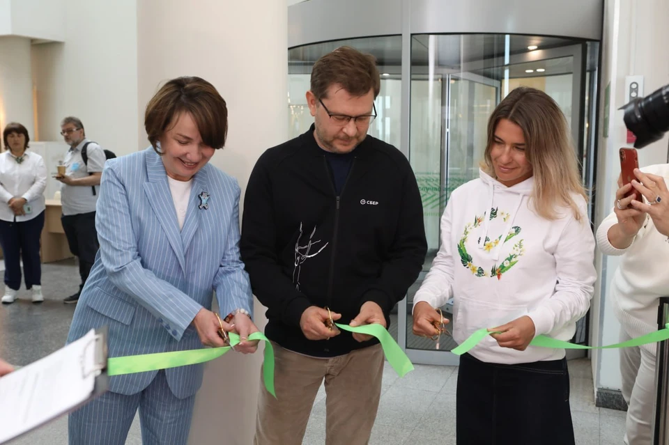 Открытие магазина фирменной одежды и аксессуаров Сбербанка - SberShop. Фото: Пресс-служба Сбера