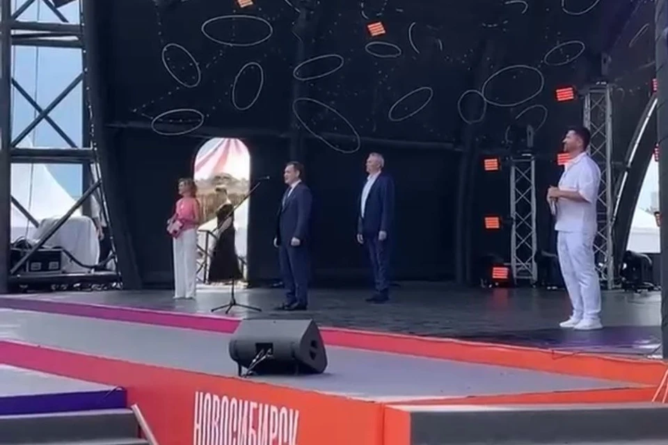 Мэр Максим Кудрявцев поздравил новосибирцев с Днем города. Фото: Кадр из видео