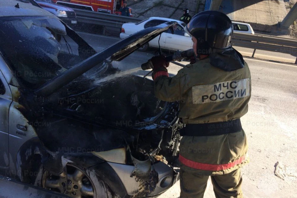 В Усть-Илимске мужчина решил закурить рядом с бензобаком и загорелся.