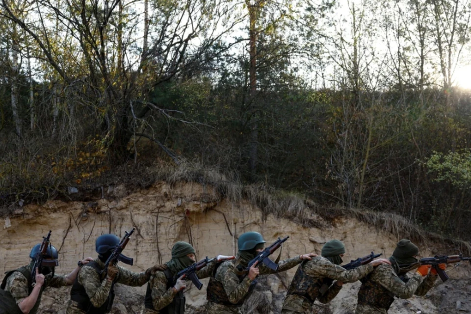 Иверсен: нацбат «Азов»* совершил военный переворот на Украине и захватил власть