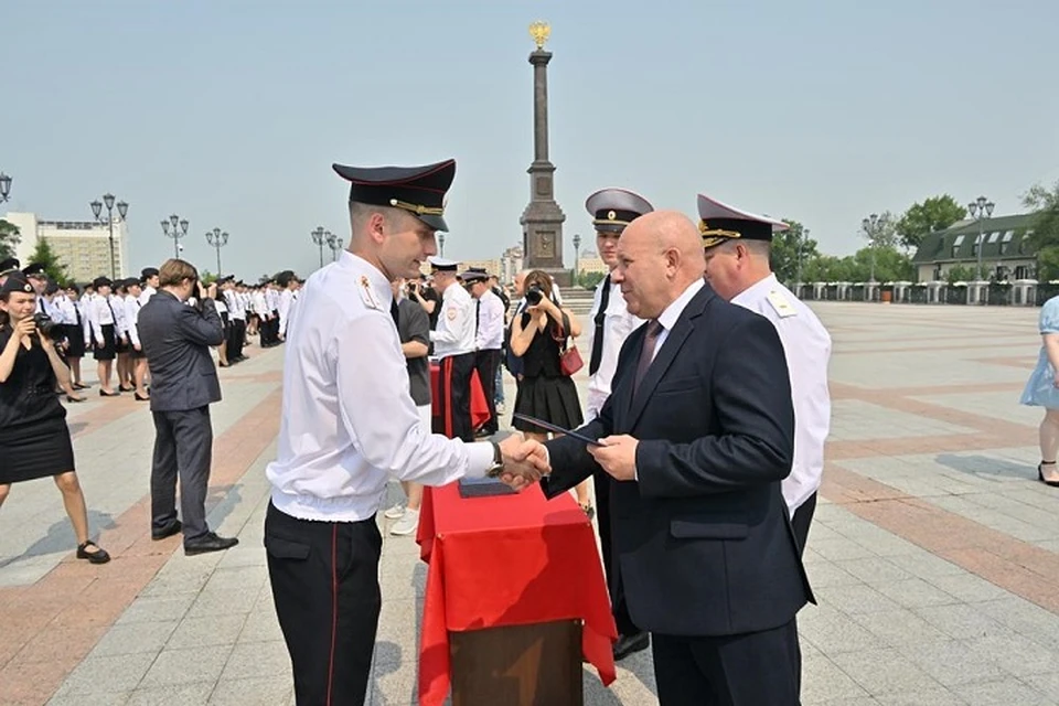 Церемонию выпуска провели на площади «Город воинской славы»