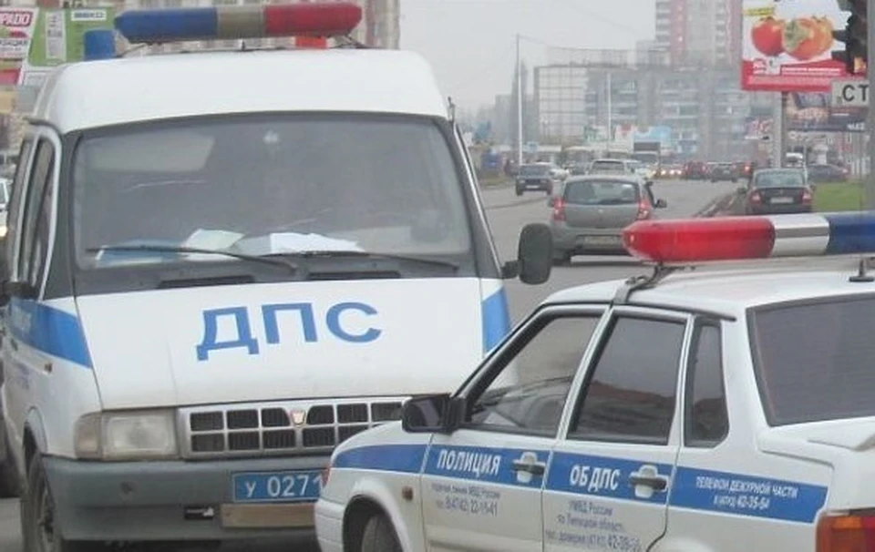 Велосипедист при перестроении не заметил автомобиль.
