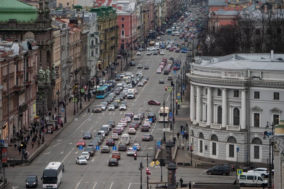 Ограничения в движении транспорта введут в центре Петербурга из-за форума БРИКС.