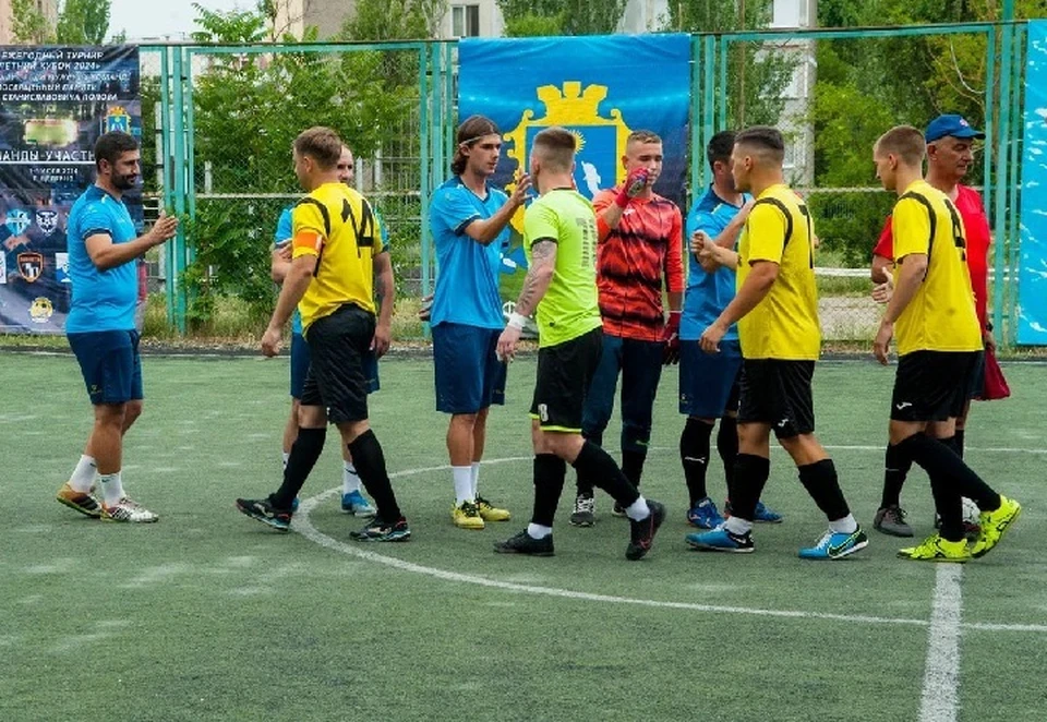 Запорожские спортсмены приняли участие в четвертом ежегодном турнире по мини-футболу в Крыму. ФОТО: минспорта Запорожской области