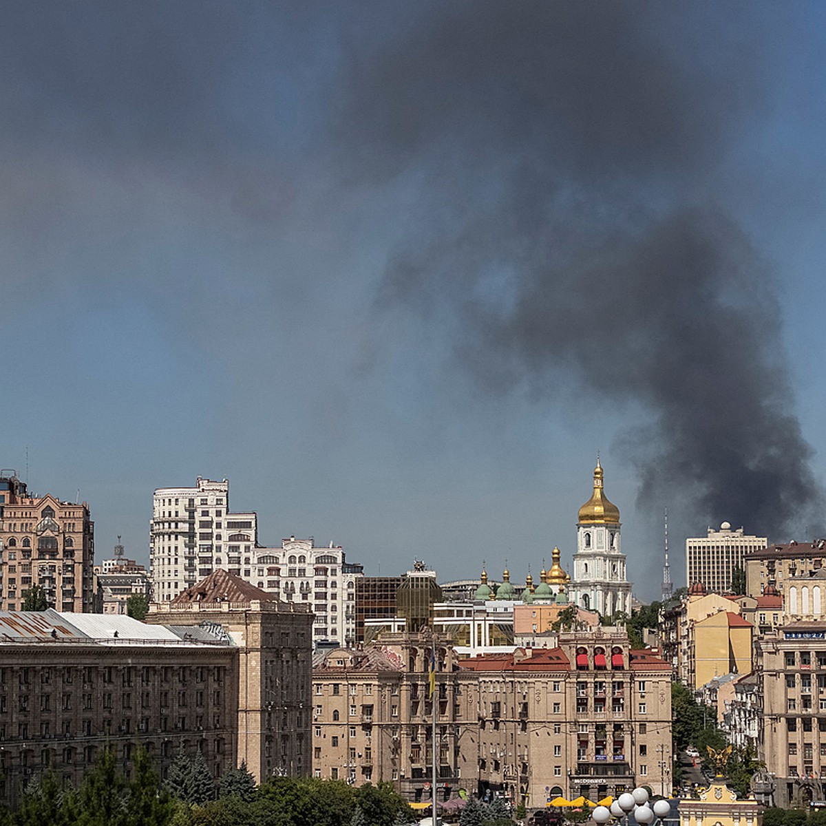 Российские войска нанесли один из самых сокрушительных ракетных ударов:  военные заводы и аэродромы Украины атаковали мощно и по-новому - KP.RU