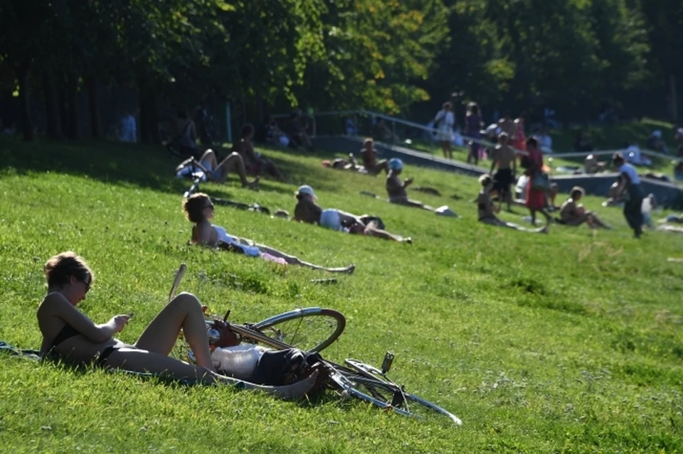 днем ожидается сильная жара до 40-42°C.