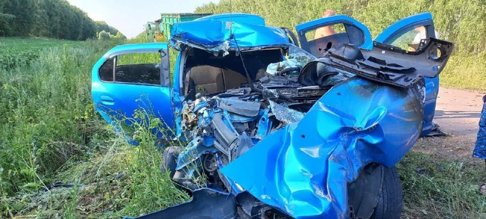 Автомобиль превратился в груду железа