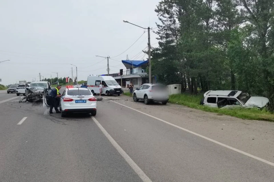 На месте ДТП отработали сотрудники ГАИ и оперативно-следственная группа. Фото: УМВД России по Приморскому краю