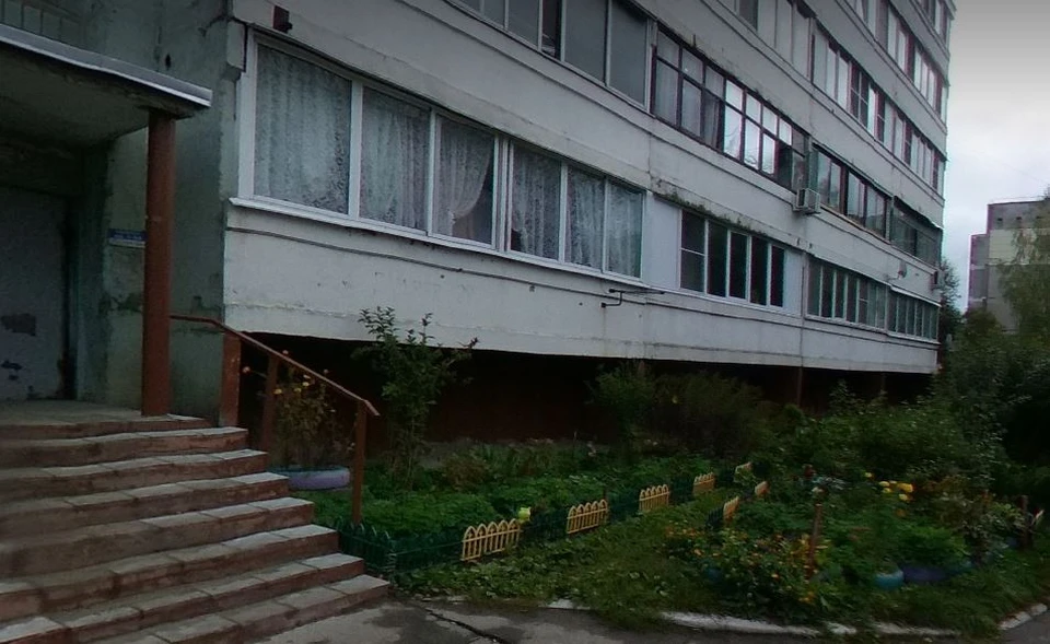 Несмотря на заверения профильного министерства, воду в этот дом так и не дали.