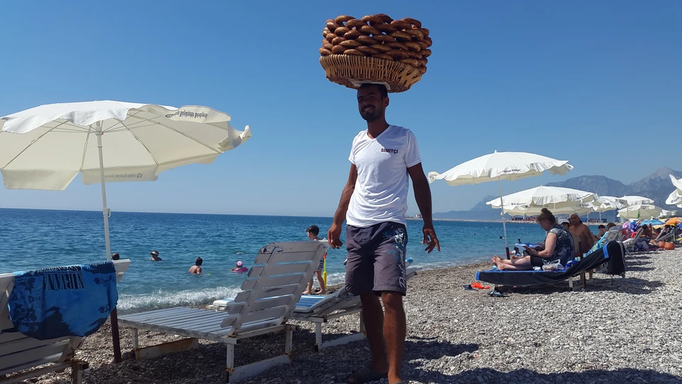 Среди крымчан активно растет спрос на заграницу