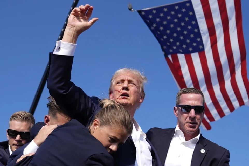 Newsweek: Треть сторонников Байдена считают покушение на Трампа фальшивым