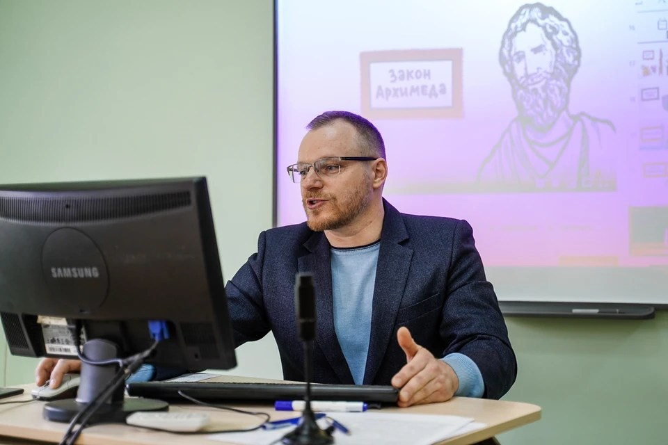 Всего документом предусмотрено вознаграждение 390 педагогов