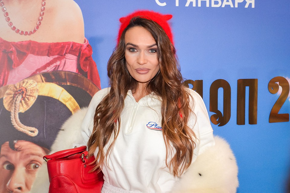 Алена Водонаева оказалась в центре нового скандала: со звезды «Дома-2» требуют более 700 тысяч рублей
