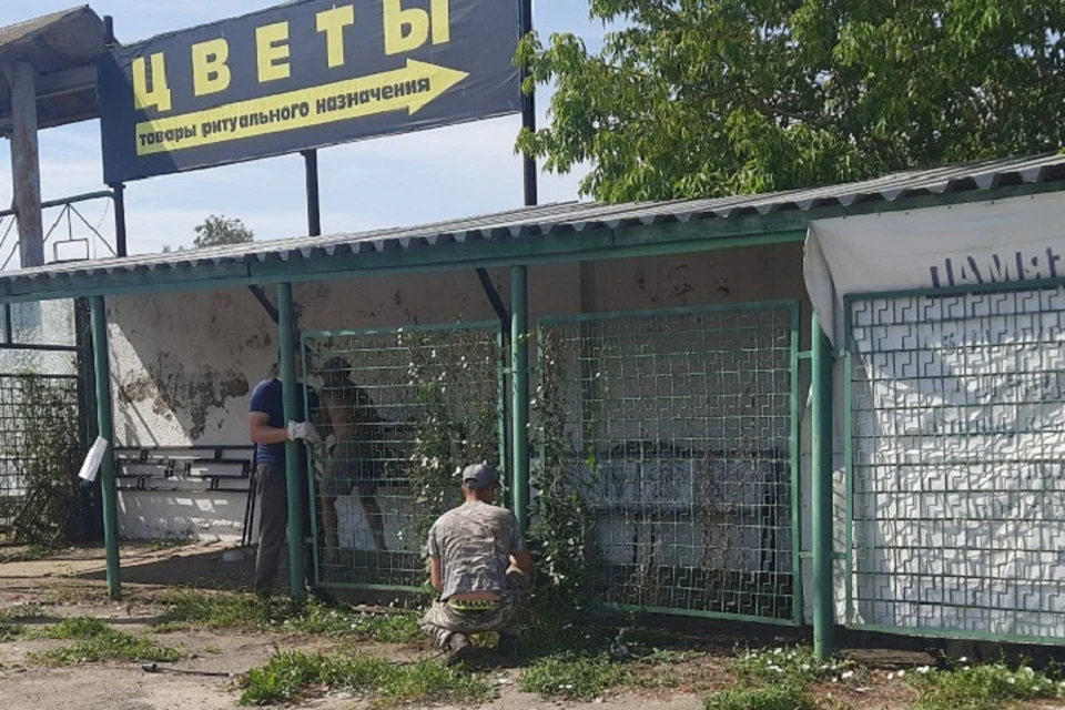 В Ярославле снесли павильон, незаконной установленный рядом с Осташинским кладбищем.