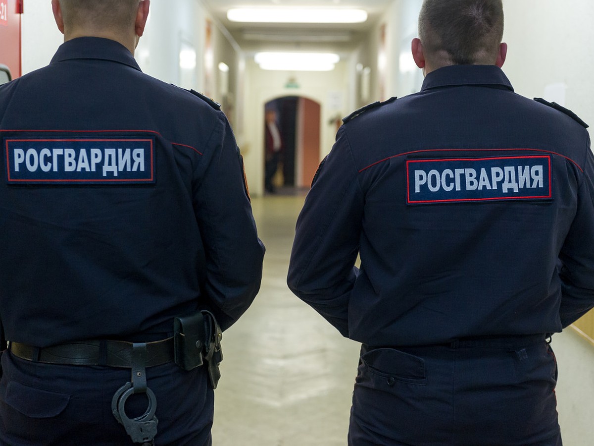 18-летнего рекламщика наркотиков задержали у стены дома в Павловске - KP.RU