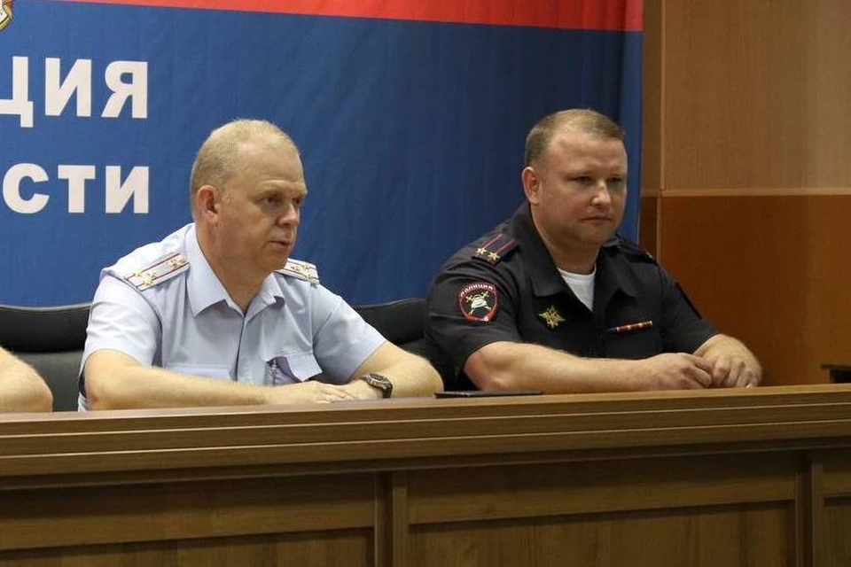 Замначальника УМВД по Рязанской области Вадим Черемисин (слева) и новый замначальника Госавтоинспекции Сергей Цыплаков (справа).