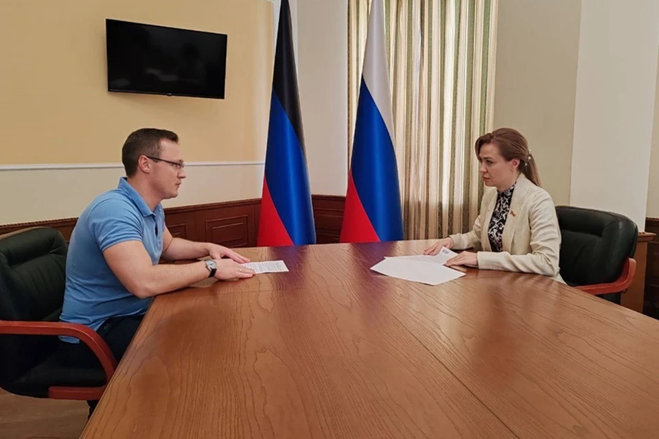 Сенатор РФ от ДНР Наталья Никонорова провела рабочую встречу с министром здравоохранения ДНР Дмитрием Гарцевым. Фото: ТГ/Никонорова