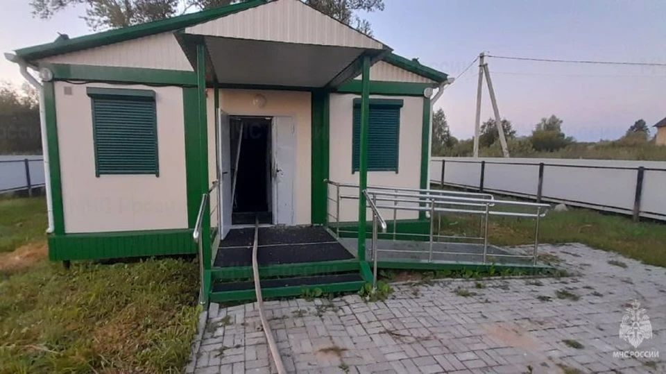 Выгорел квадратный метр стеновых панелей и две входные железные двери