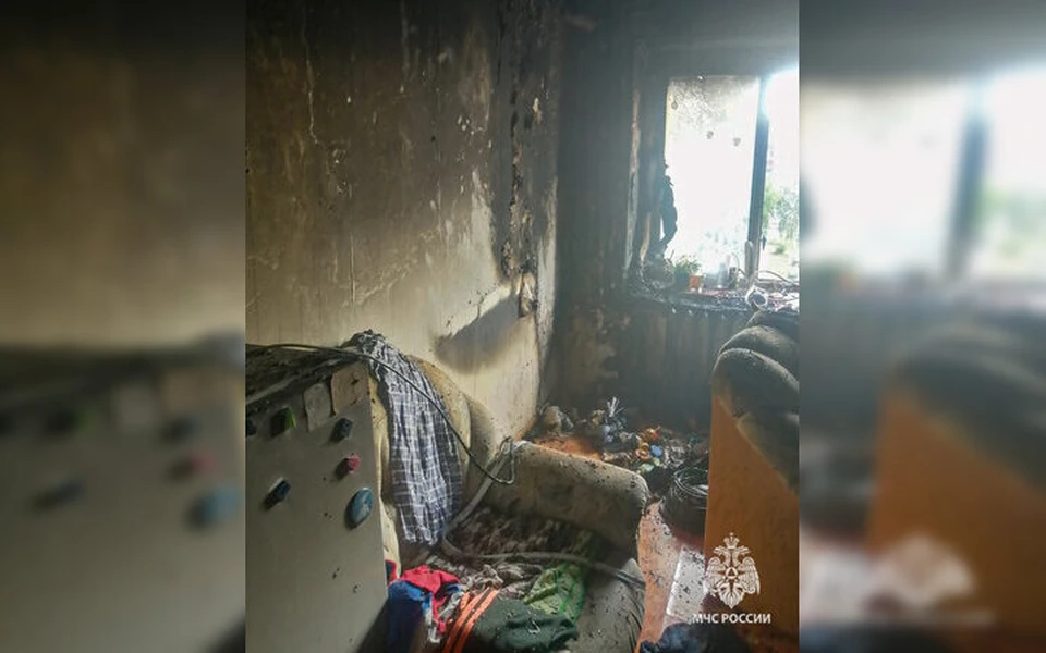 В одной из квартир дома загорелась мебель. Фото: ГУ МЧС по Пермскому краю