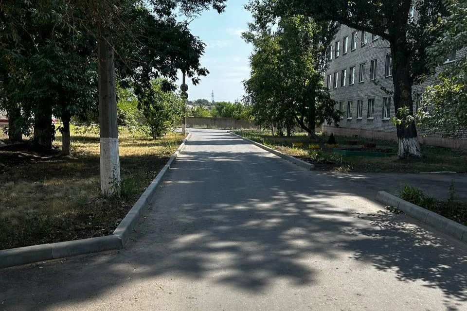 Новое асфальтовое покрытие уложили на площади 9,1 тыс. кв. метров.