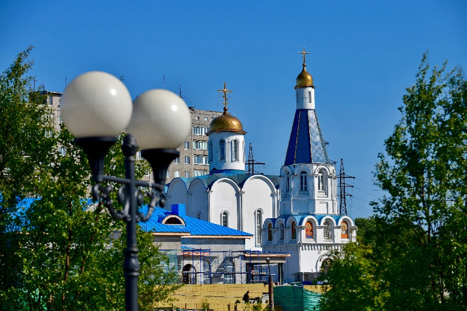 Десница апостола, правая рука, в XII веке хранилась в Константинополе.