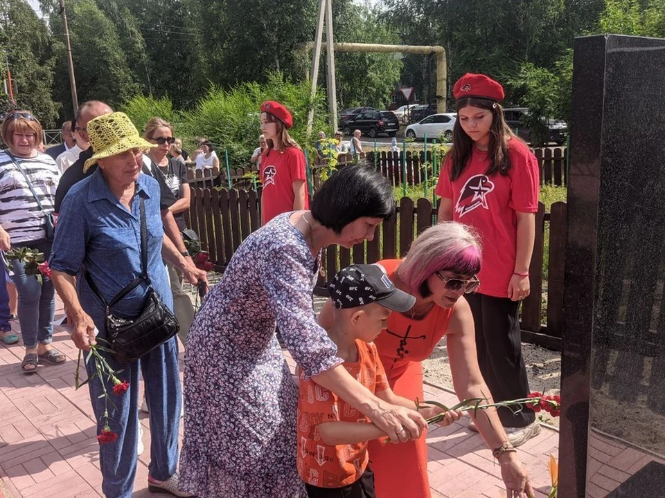 По поручению временно исполняющего обязанности губернатора Ильи Середюк, члены правительства региона, министерств и ведомств проводят личные встречи с участниками специальной военной операции и их близкими. Фото: АПК