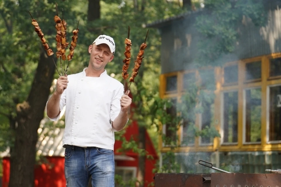 Шашлыки из курицы на природе обойдутся дешевле