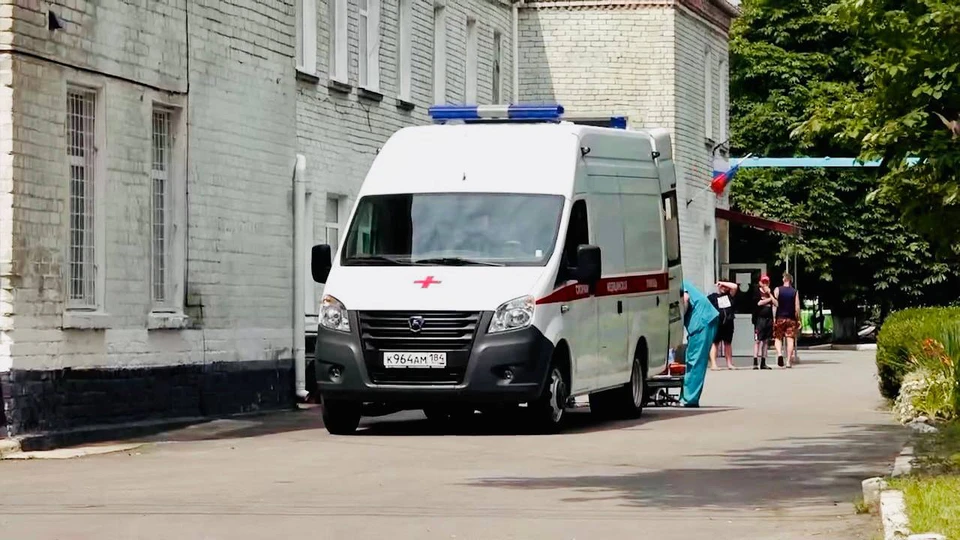 Подростку оказывают помощь. ФОТО: Минздрав Херсонской области.