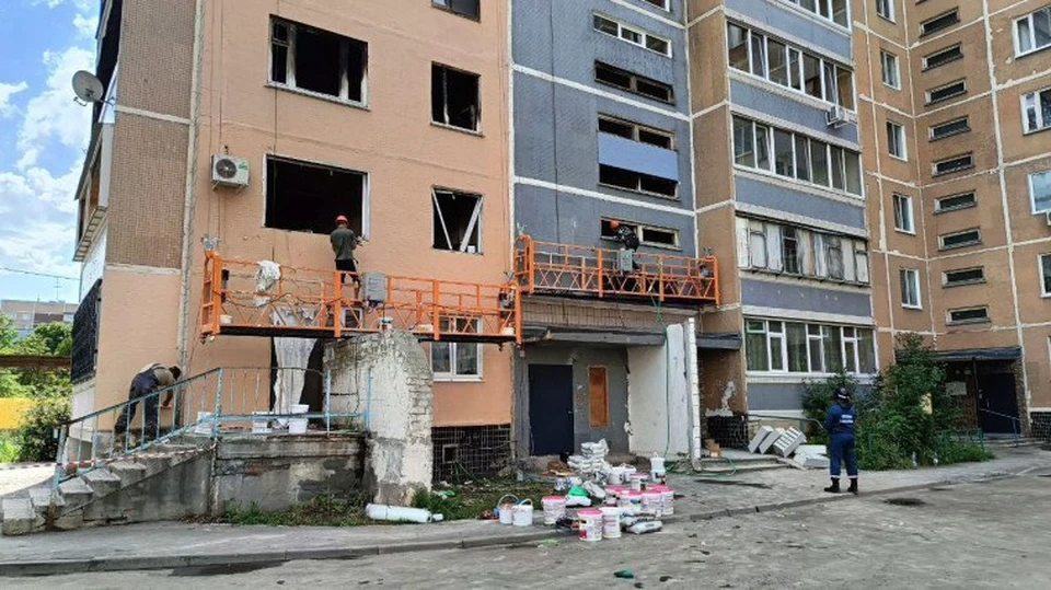 В доме на Корунковой в Ульяновске два дня идут восстановительные работы. ФОТО: тг-канал администрации Ульяновска
