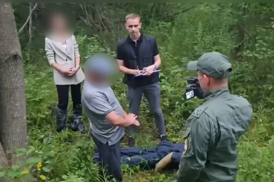 Подозреваемый подробно рассказал и показал, как все произошло. Фото: принтскрин видео СУ СК РФ по Приморью.