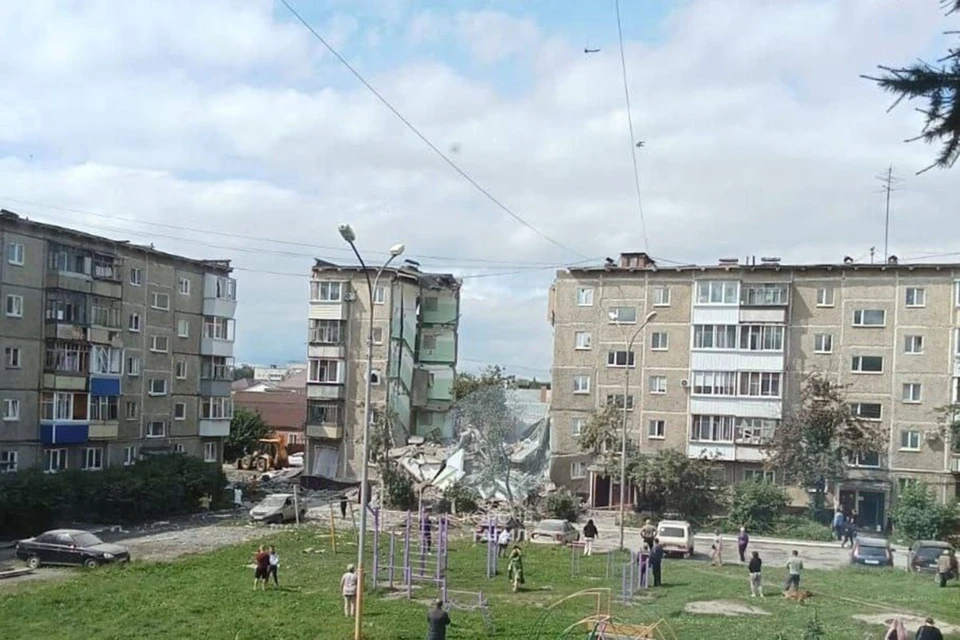 В МЧС назвали причину обрушения подъезда пятиэтажки в Нижнем Тагиле. Фото: Сообщество "Короче Тагил" во ВК
