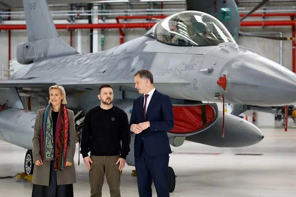 NYP: из-за нехватки пилотов Украина получит меньше истребителей F-16, чем хочет