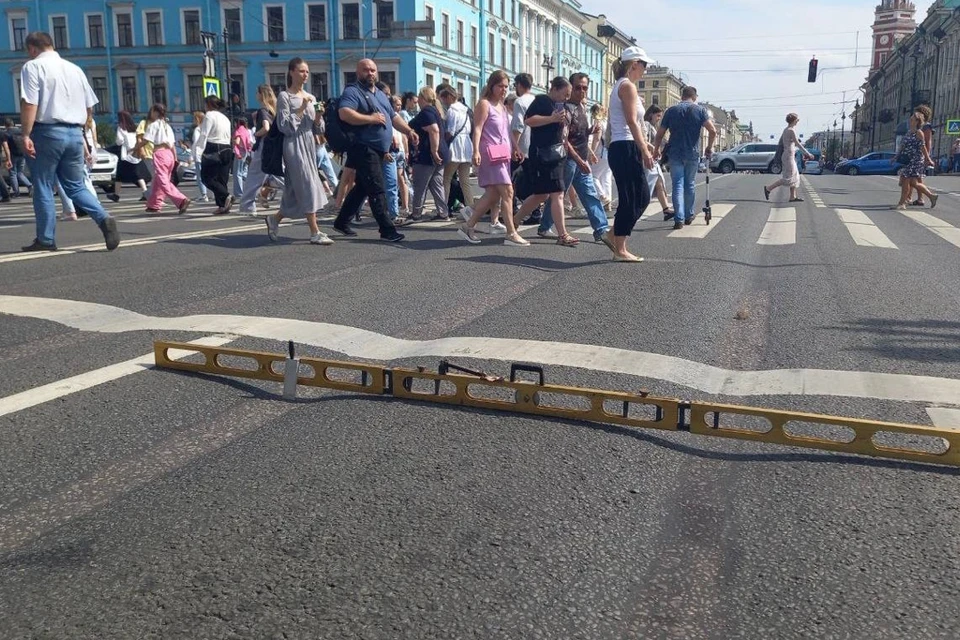 Удручающее состояние асфальта на Невском заметили в прокуратуре. Фото: прокуратура Петербурга