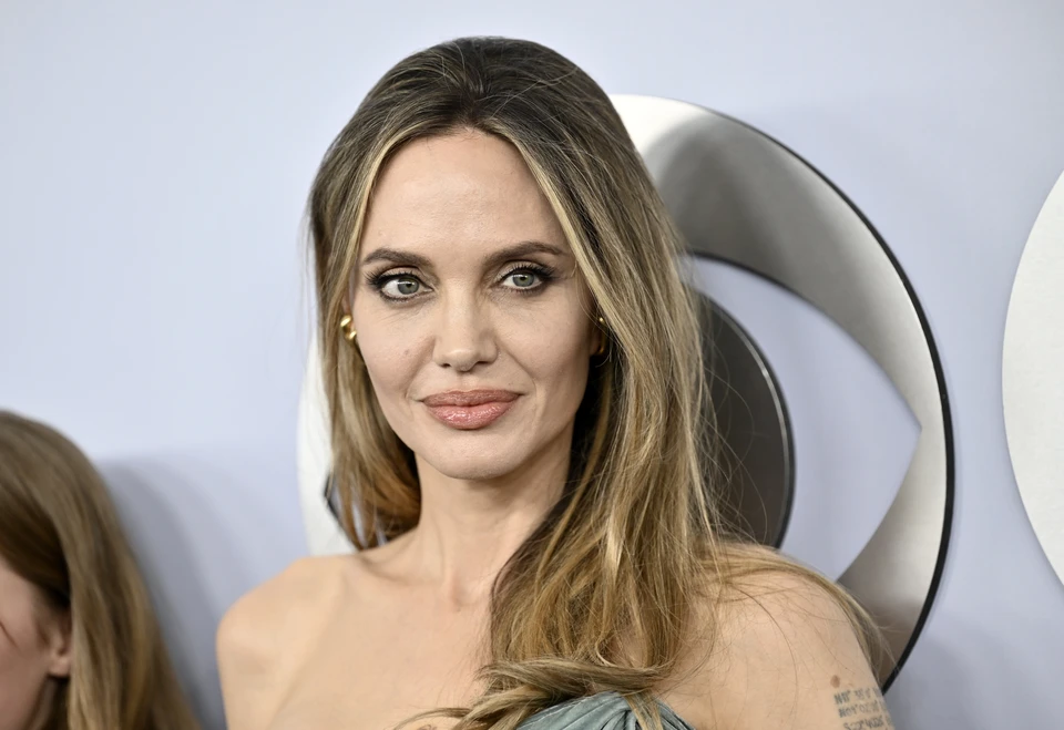 Анджелина Джоли обвинила Брэда Питта в попытке купить ее молчание о домашнем насилии. Фото: Evan Agostini/Invision/East News.