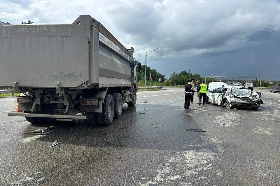 В жутком ДТП в Первоуральске пострадали пять человек. Фото: Госавтоинспекция Свердловской области.